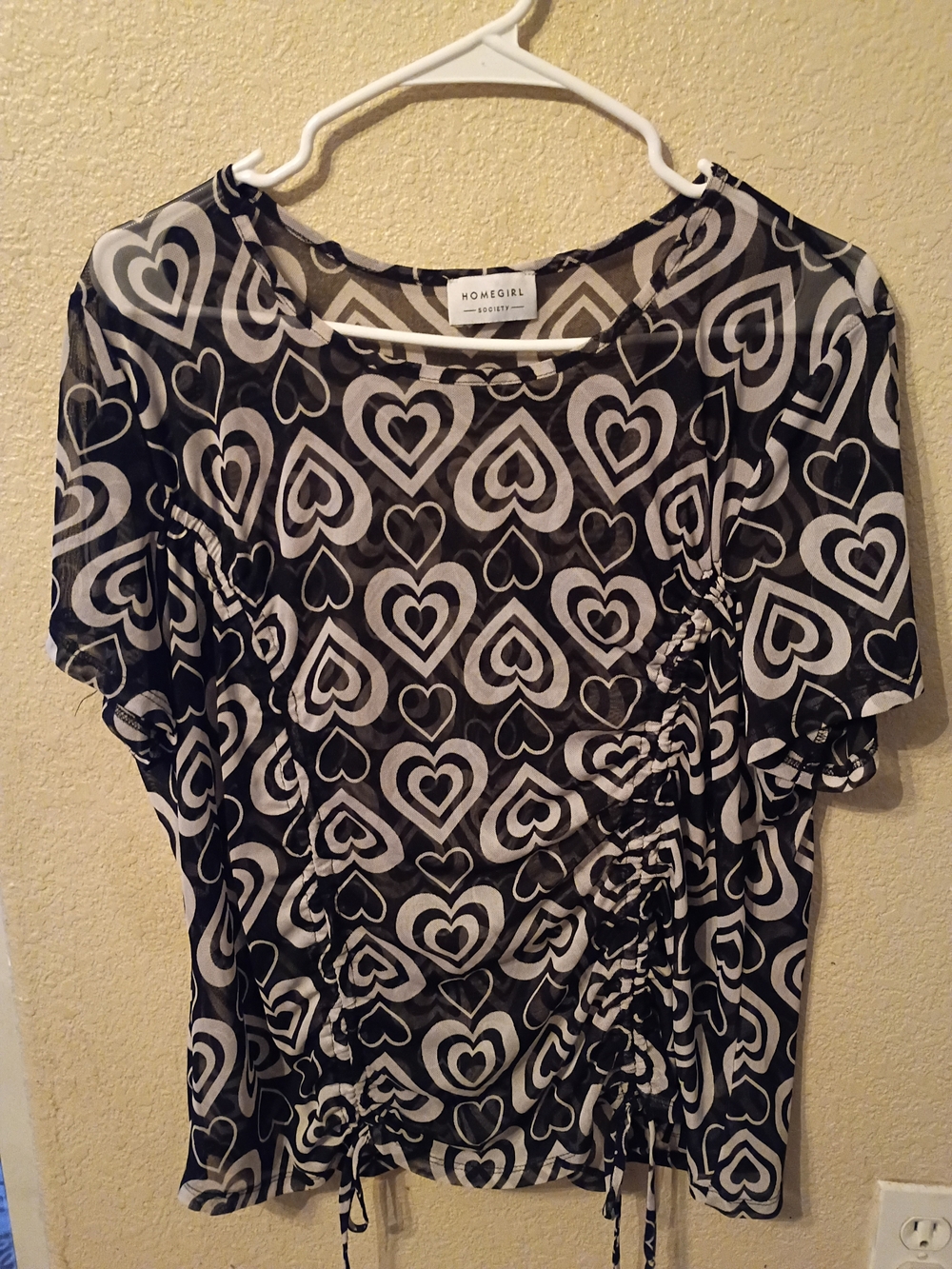 HomeGirl Black & White Heart Ruched Short Sleeve Blouse